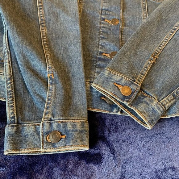Time And Tru Denim Jean Jacket NEW Womens Large Stretch Buttons Pockets Boho - Picture 11 of 14